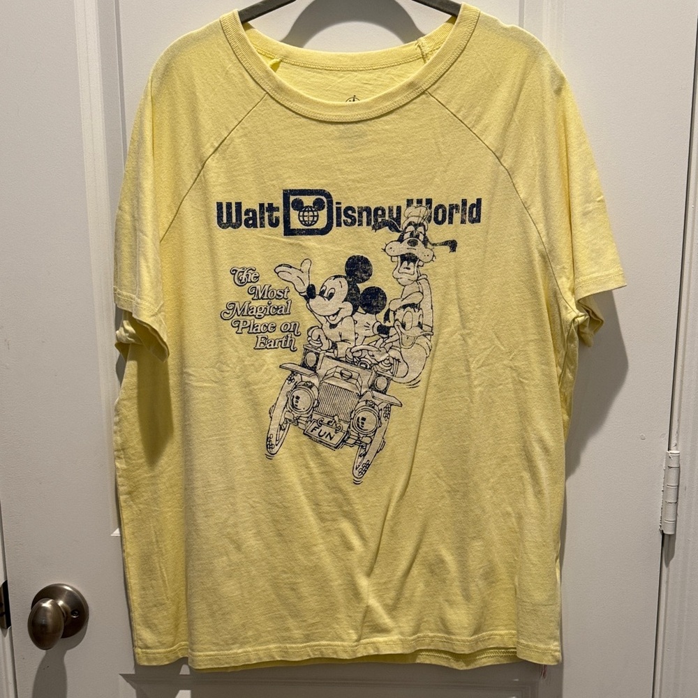 Disney Light Yellow T-Shirt - Picture 1 of 3